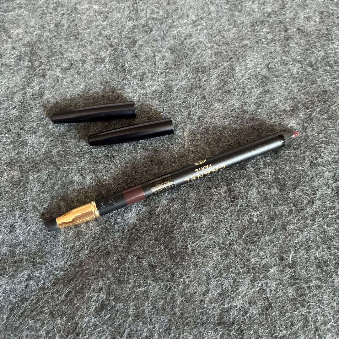 CHANEL アイライナーとリップのセット