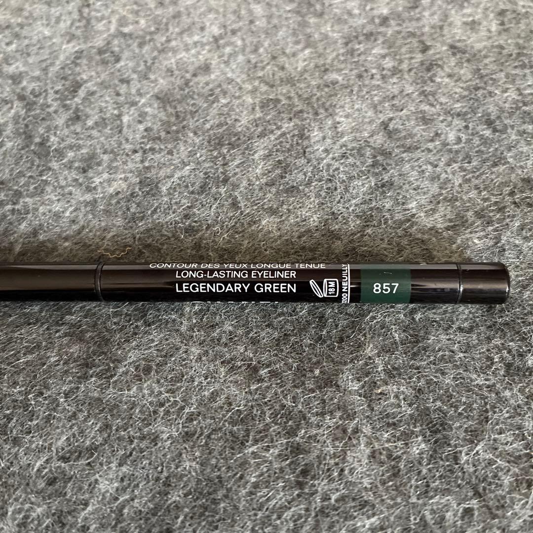 CHANEL アイライナーとリップのセット