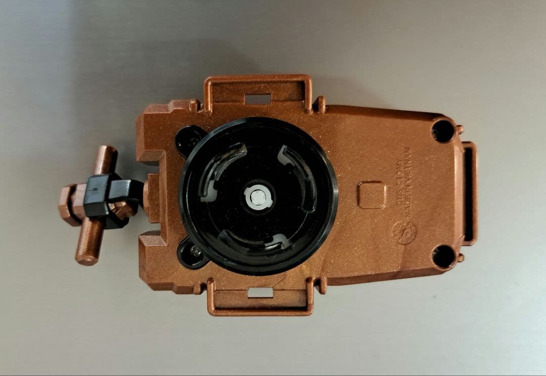 ベイブレードx G2大会 ３位入賞景品 ストリングランチャー 　ブロンズ