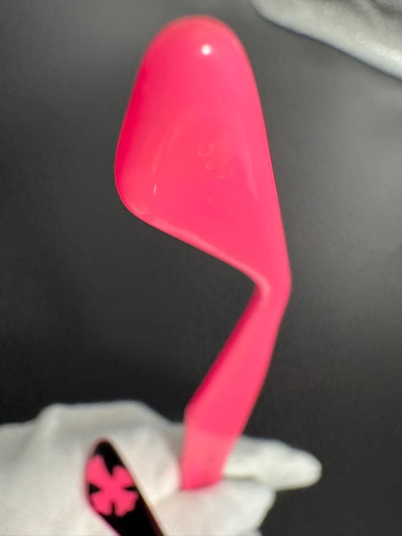 CHROME HEARTSアイウェア　劇渋　ブラック×ピンクのサングラス