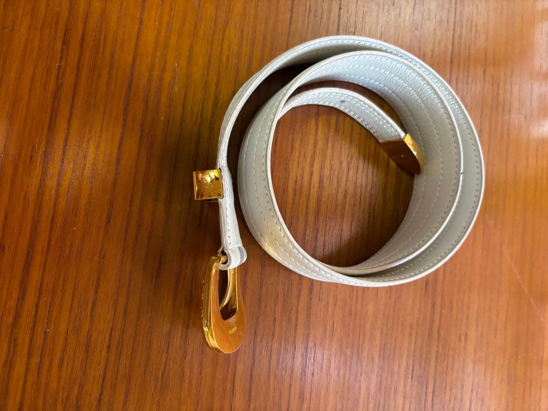 ２本、エルメス白ベルト コーチ赤ベルト