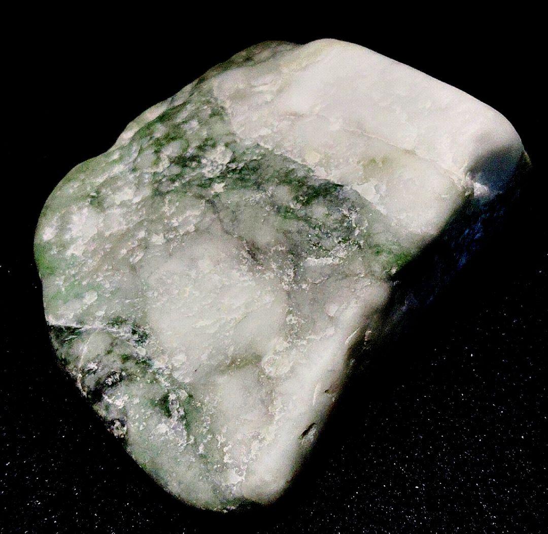 ★翡翠原石★糸魚川硬玉【小滝・川ズレ・ミロナイト翡翠352ｇ】