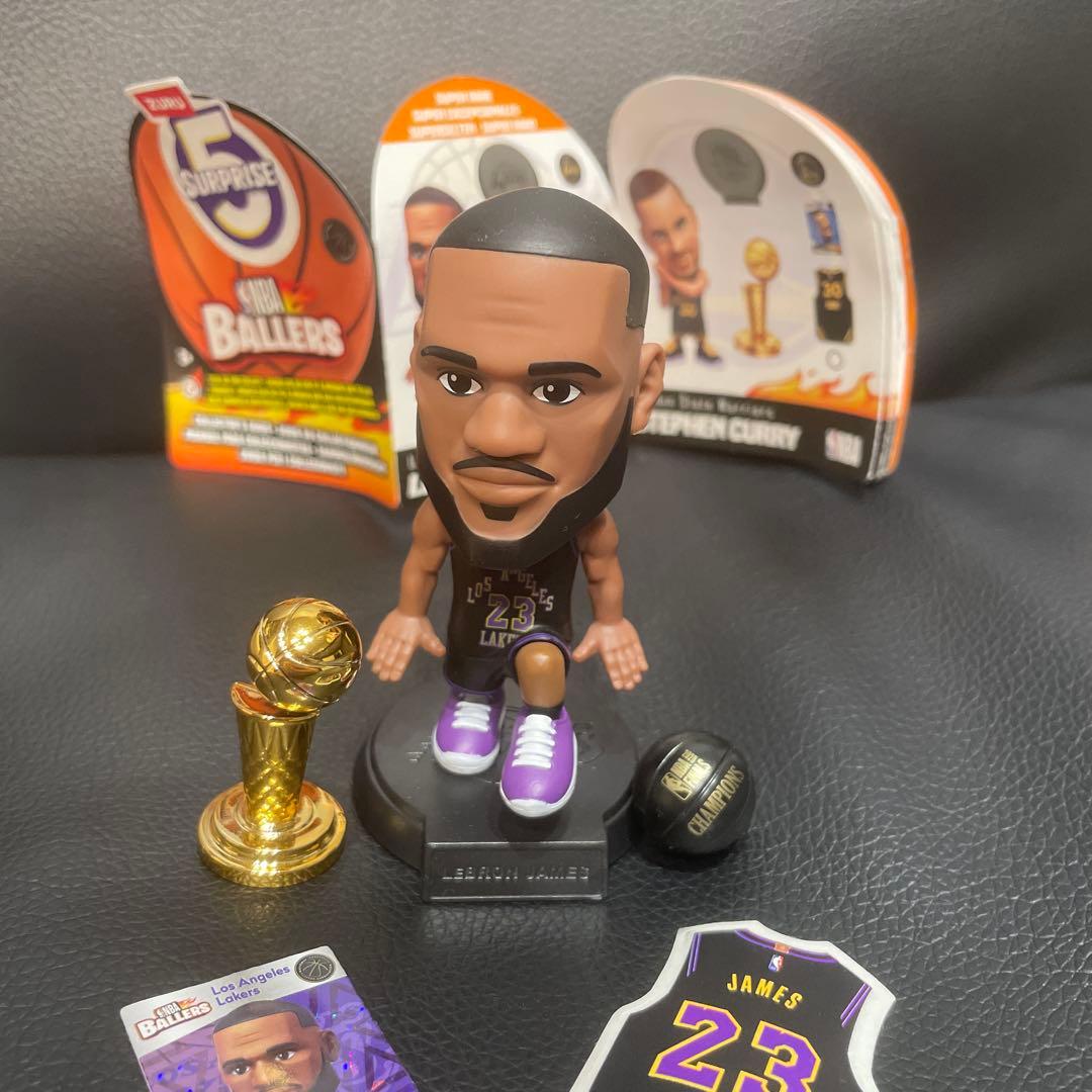 【スーパーレア】5 サプライズ NBA ballers レブロンジェイムズ
