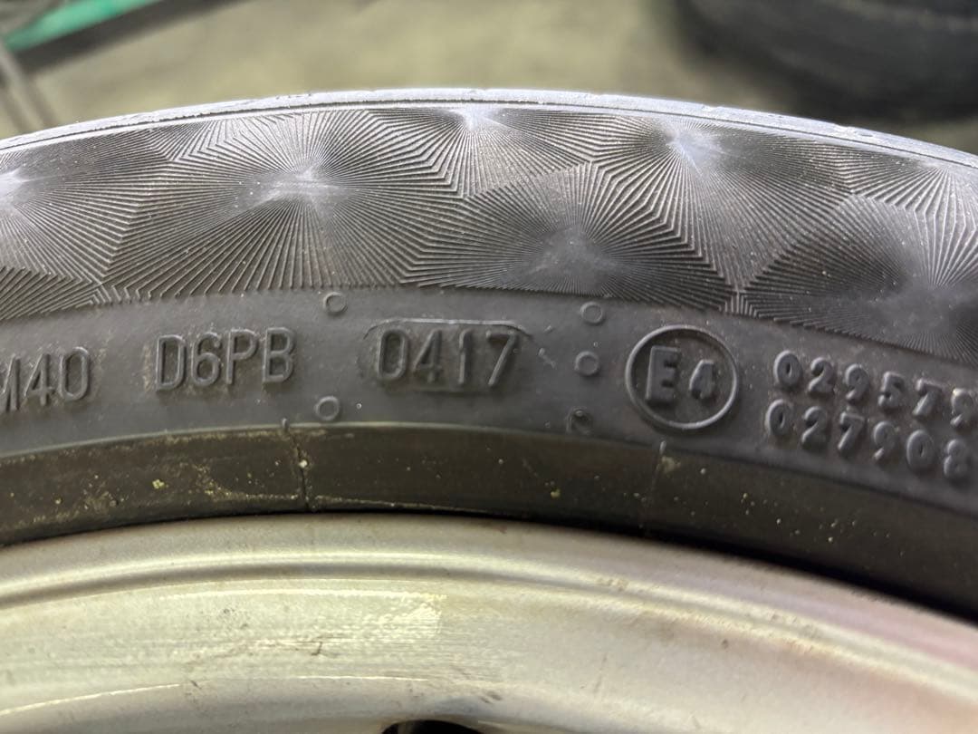 Audi 17インチ ホイールセット Continental