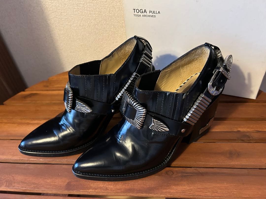 TOGA PULLA レザーメタルブーツ　23㎝