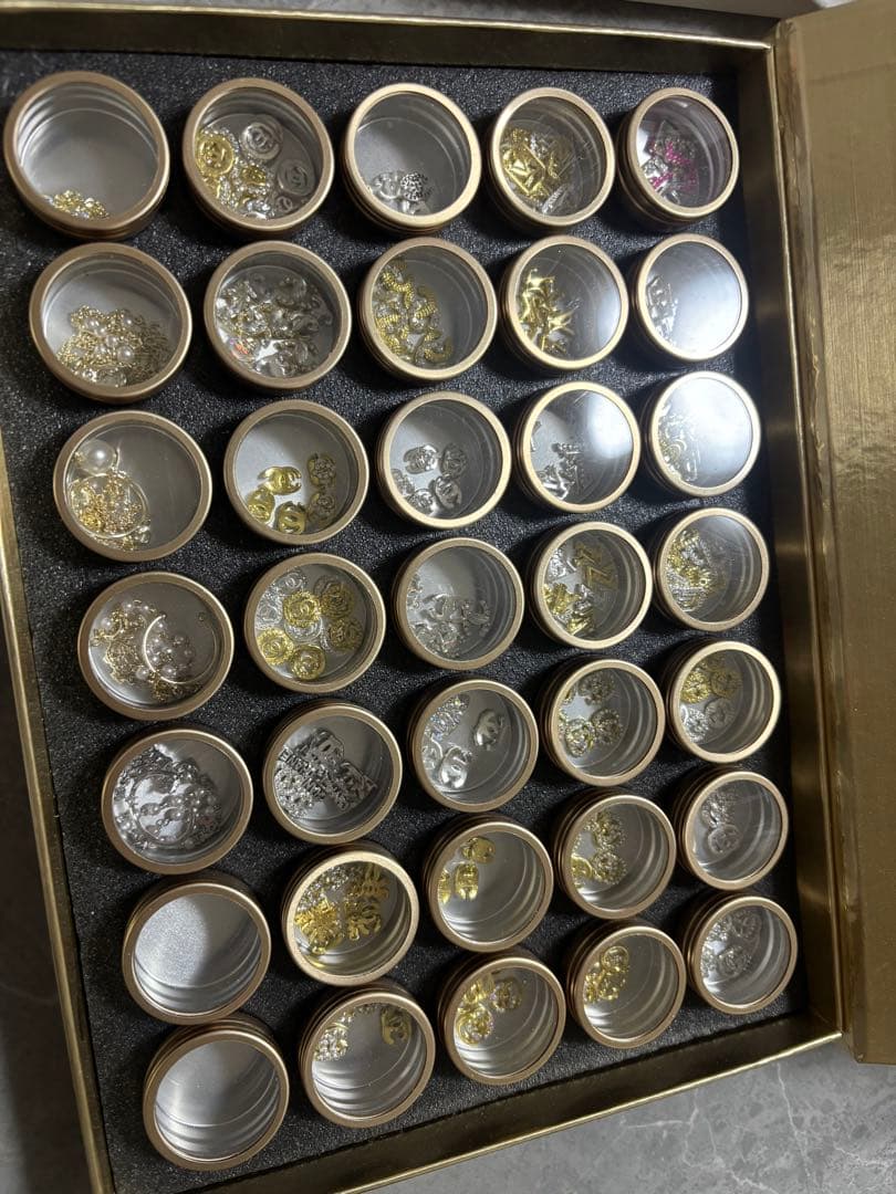 ブランド ネイルパーツ