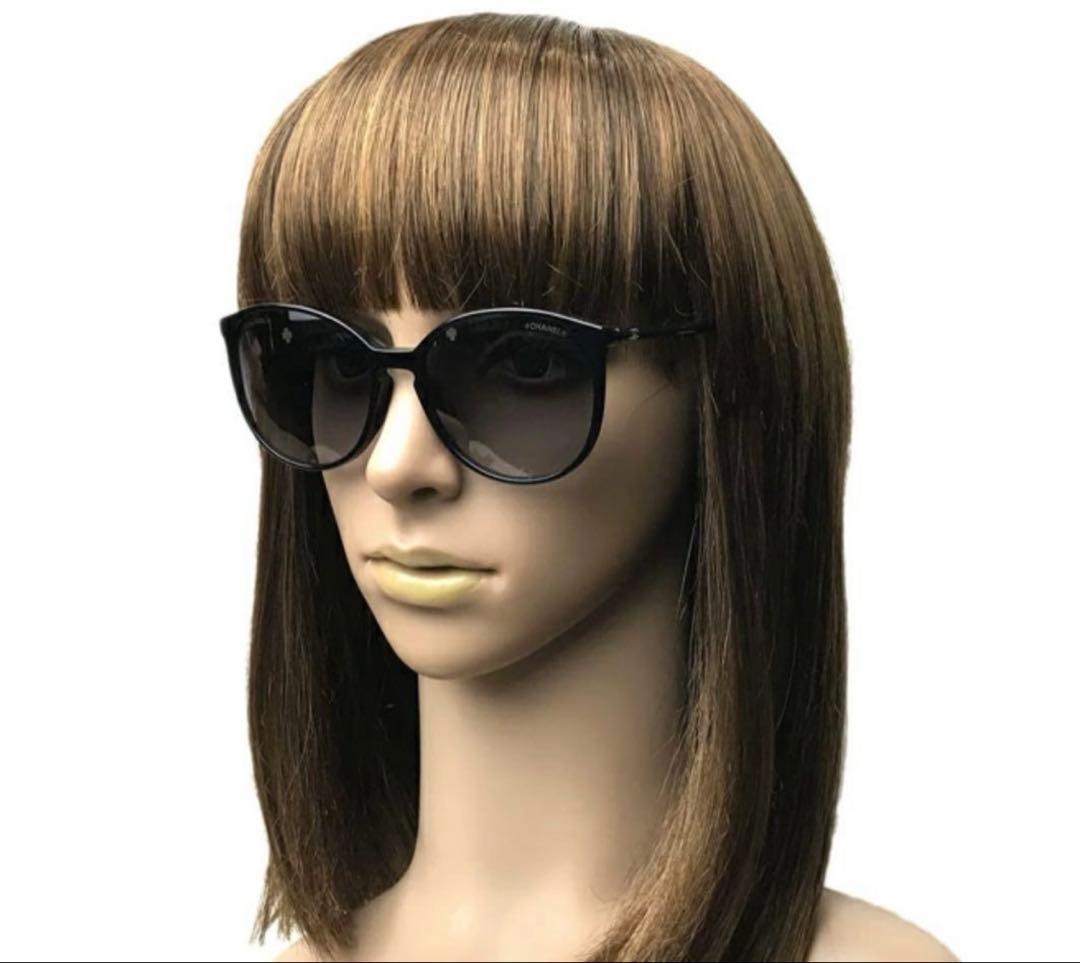 未使用に近い　CHANEL ブラックラウンドサングラス　レザーケース付き