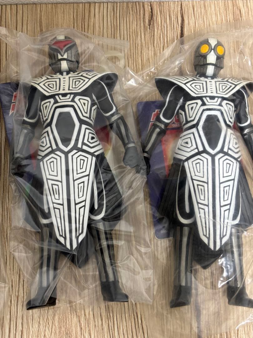 ⭕️未使用　ウルトラマンコスモス 三面異次元人 ギギ 4体セット