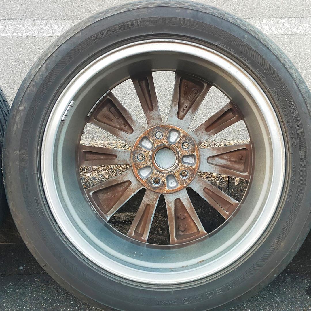 レガシィB4 (BN9) 純正ホイールとレグノGR-XⅡ4本セットのうち3／４