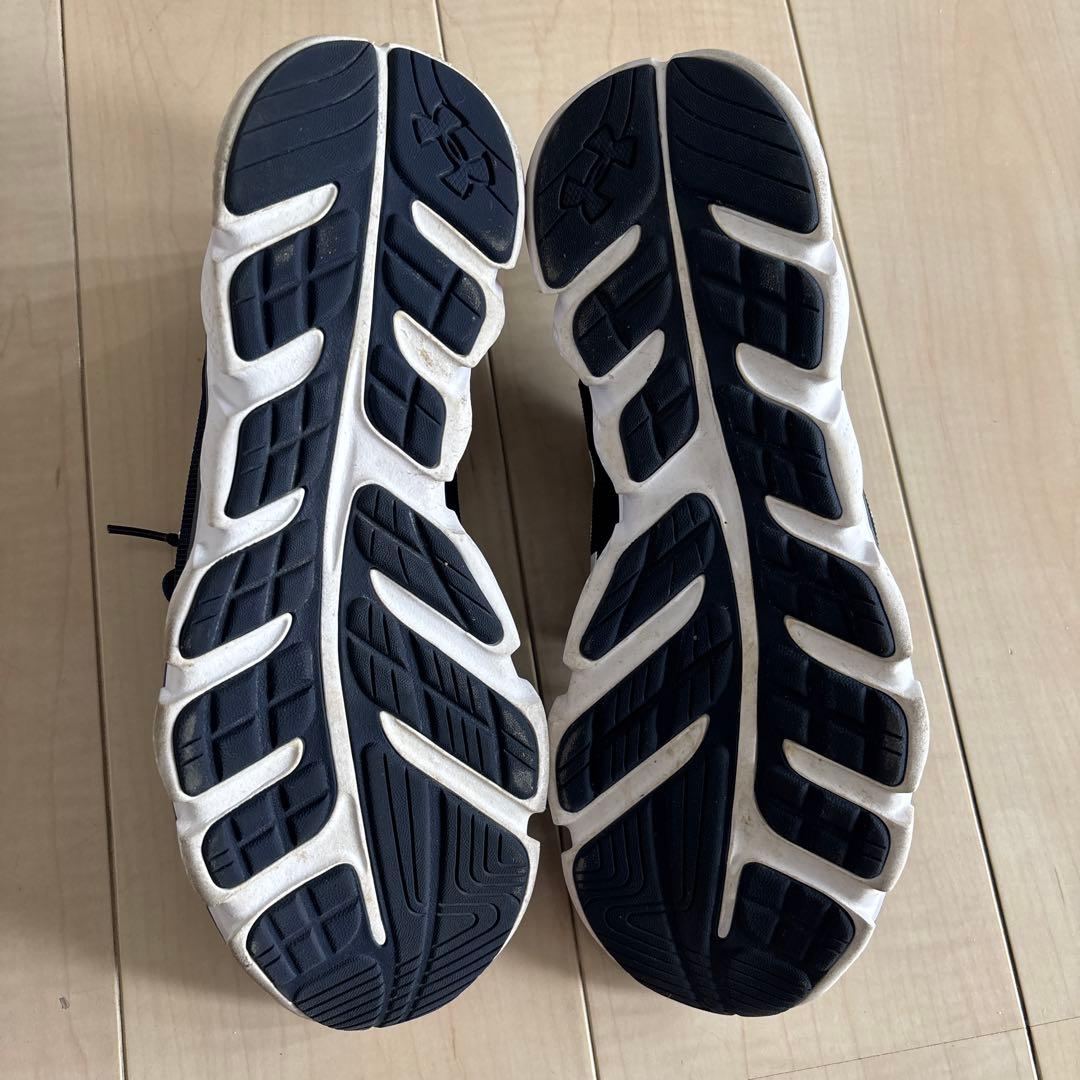 アンダーアーマー　シューズ　ランニング