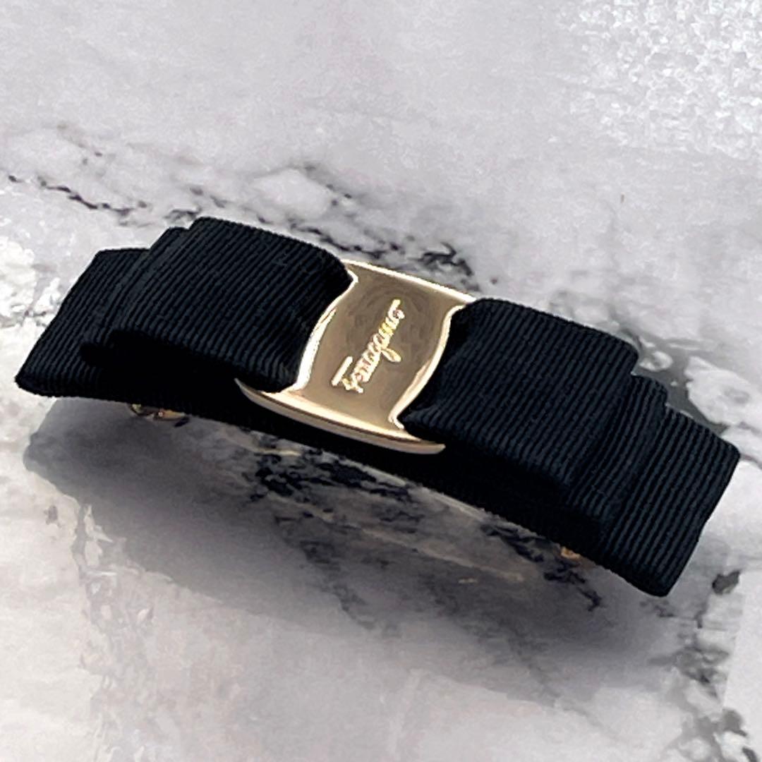 【美品・箱付き】 フェラガモ ヴァラリボン バレッタ ブラック ゴールド金具