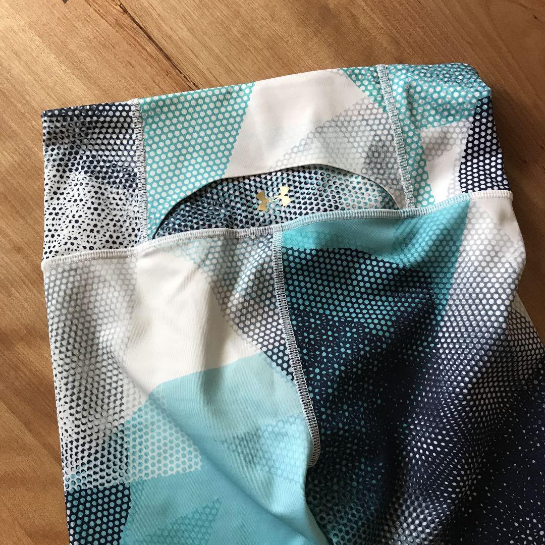 新品未使用アンダーアーマー  レディースSMサイズ　トレーニングウェア4点セット