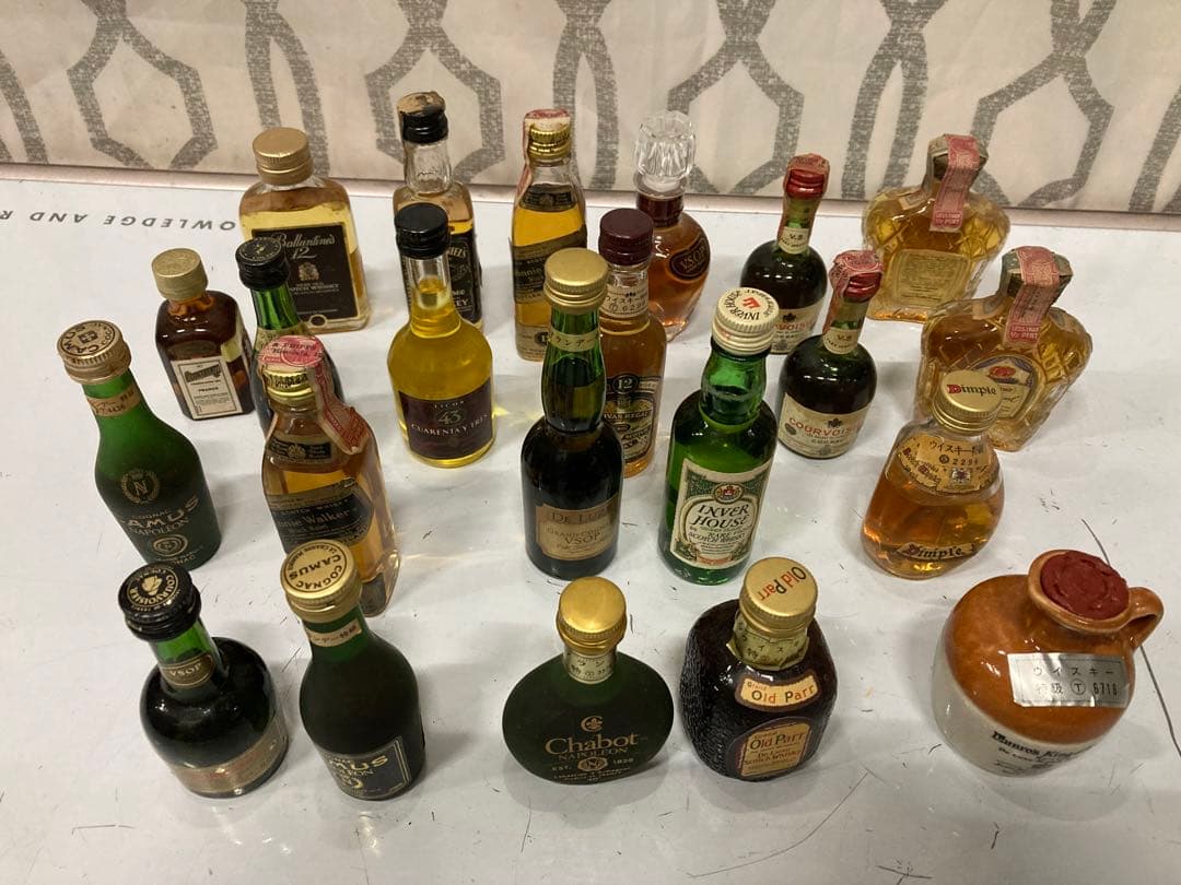 古酒 希少 ミニチュアボトル おまとめ クラウンロイヤル ウィスキー 計22本