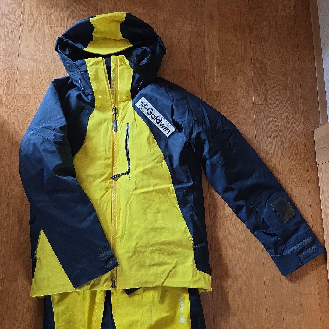 Goldwin スキーウェア