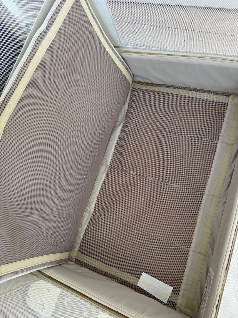 【美品】ココネルエアープラス　折りたたみ式メッシュベビーベッド　取説付き