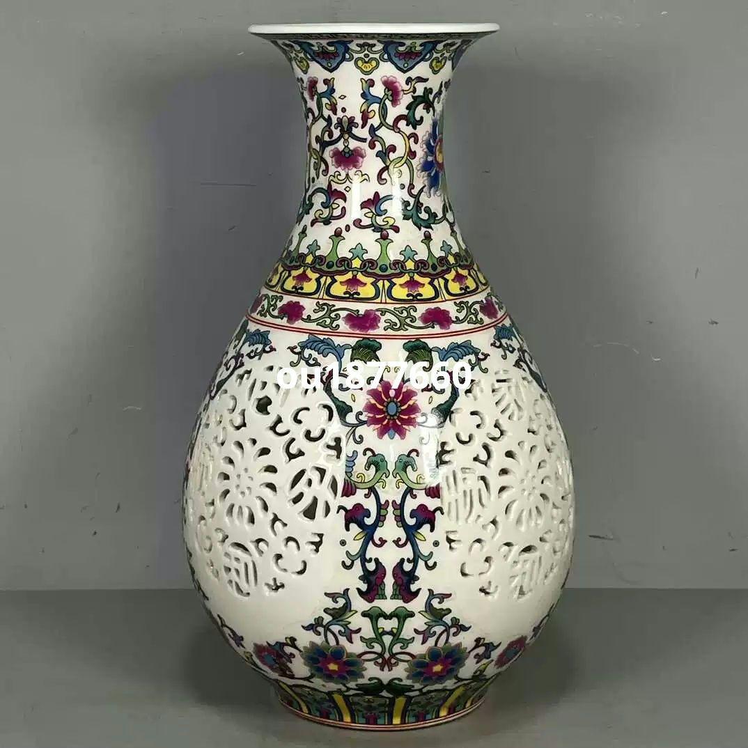 五色花紋透かし彫り美術品 置物 景徳鎮 陶磁器 装飾品現代 工芸品