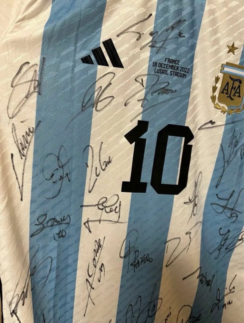 【メッシ直筆サイン入り3枚】 アルゼンチン代表•バルセロナユニフォームおまけ付き