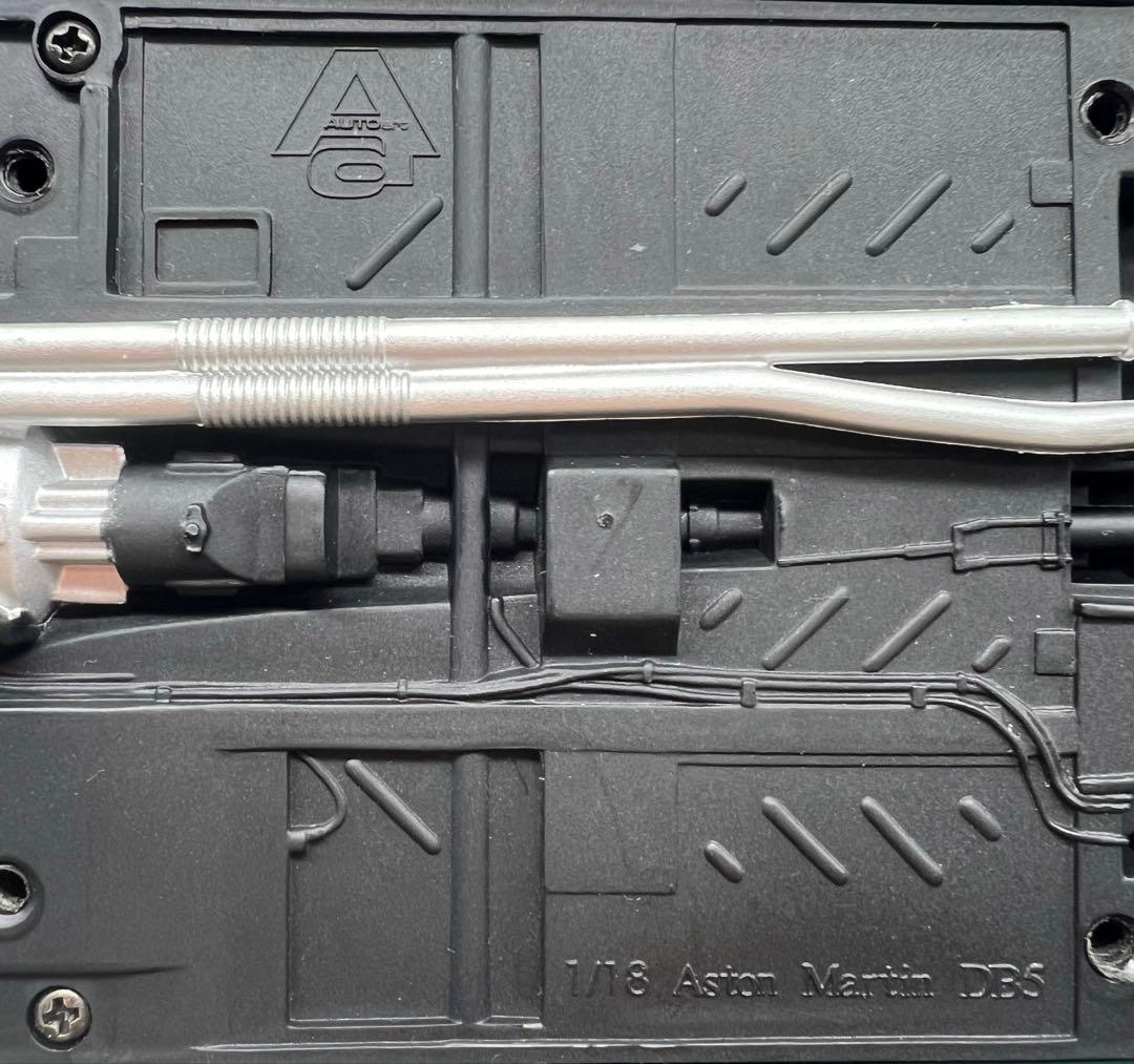 No486ジャンクミニカー1/18箱なしAston Martin DB5