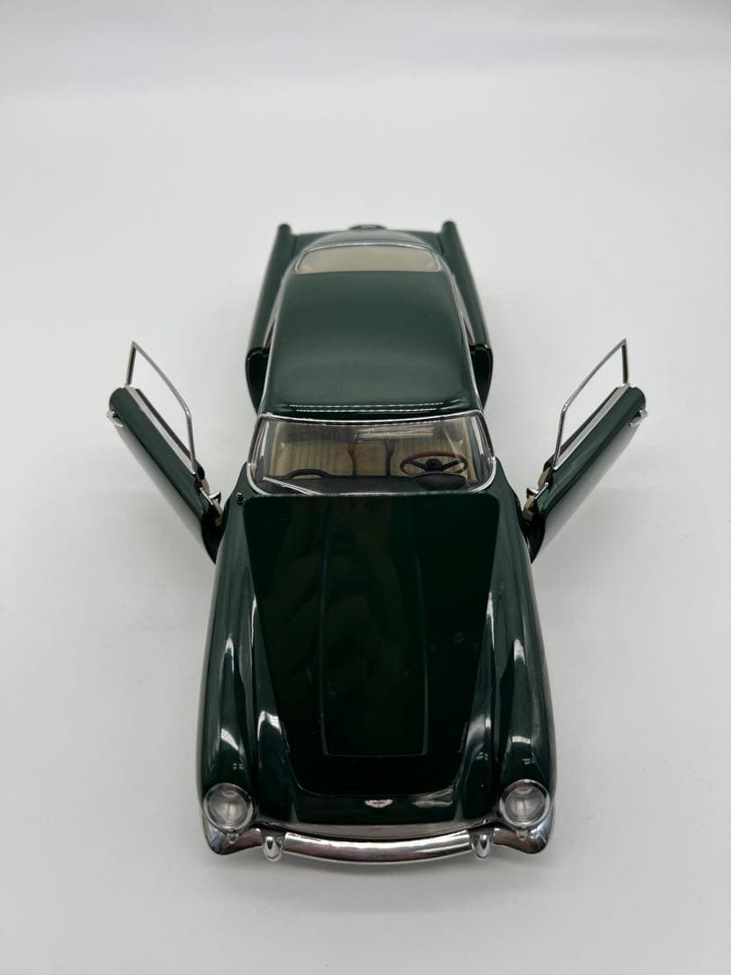 No486ジャンクミニカー1/18箱なしAston Martin DB5