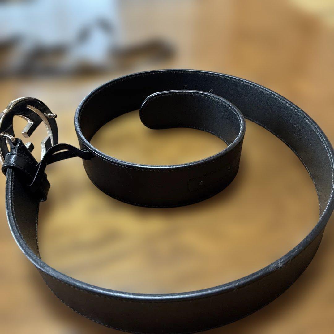 GUCCI ブラックレザーベルト ダブルGロゴ