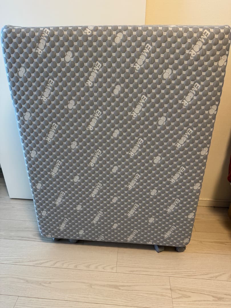 エムール メホール折りたたみベッド セミシングル　ノーマルタイプ 25年4月購入