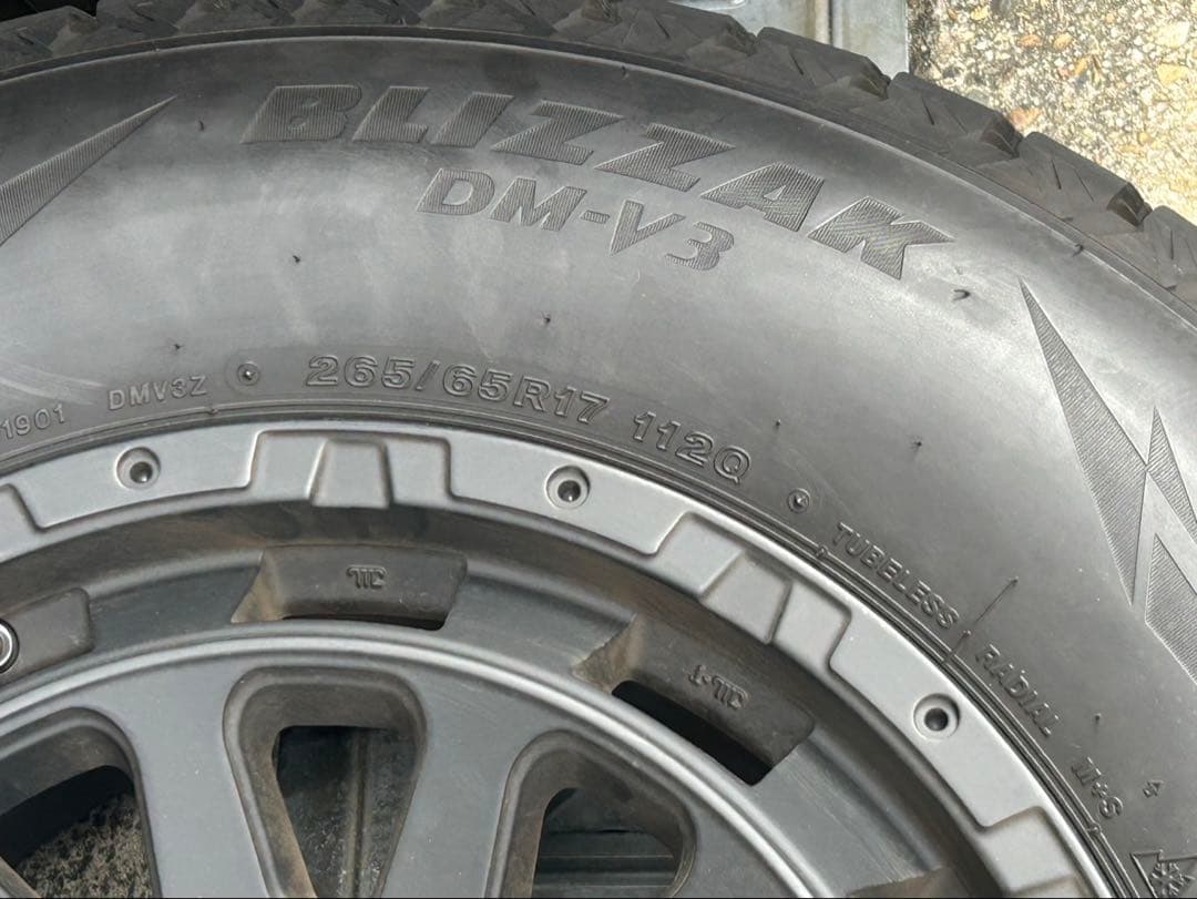 スタッドレスホイールセット17インチブリヂストンBLIZZAK265/65R17