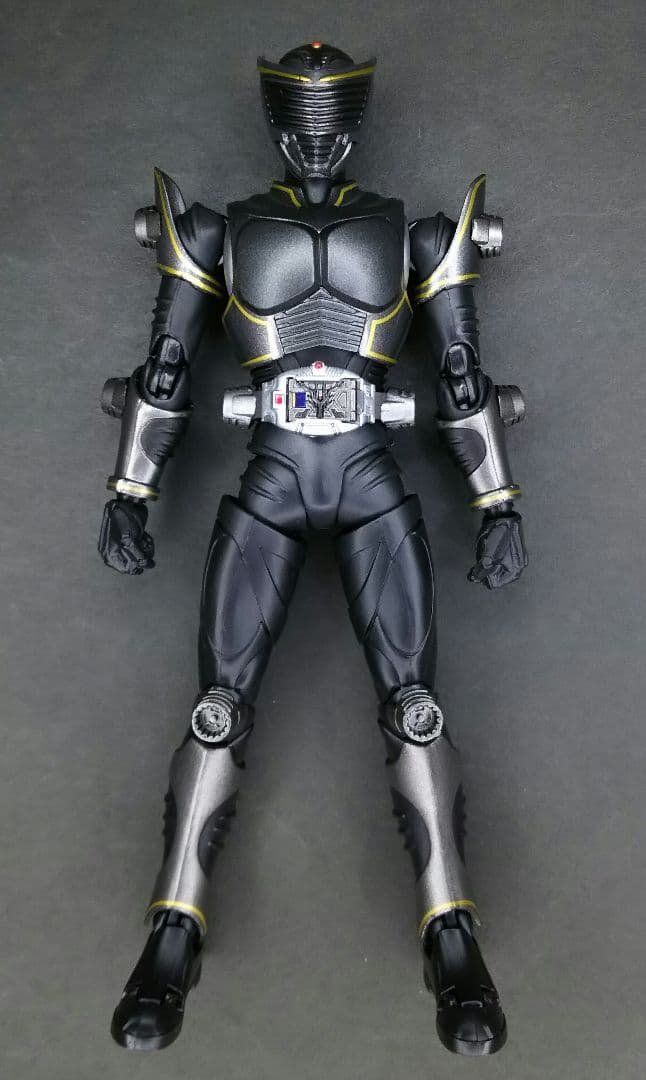 S.H.フィギュアーツ 仮面ライダーリュウガ