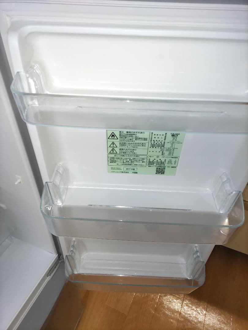 Panasonic シルバー冷蔵庫 NR-B179W-S　送料込み