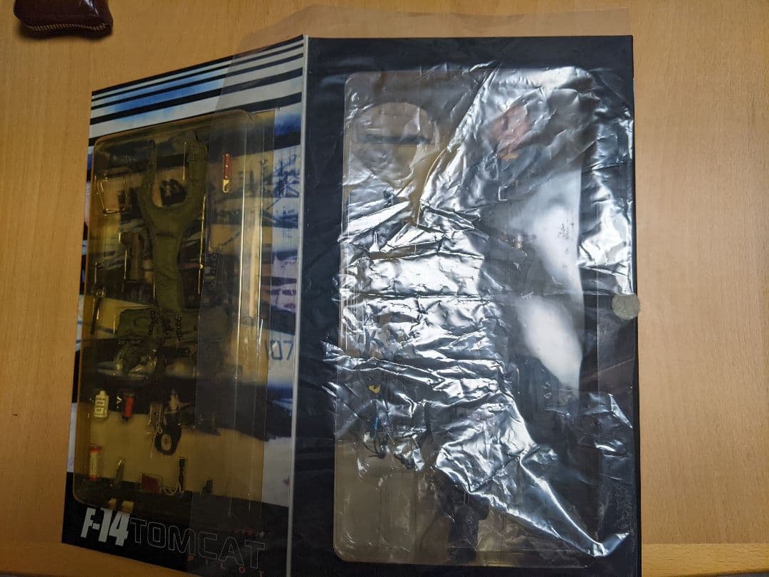 ドラゴン製　トップガン　Ｆ14トムキャットパイロット