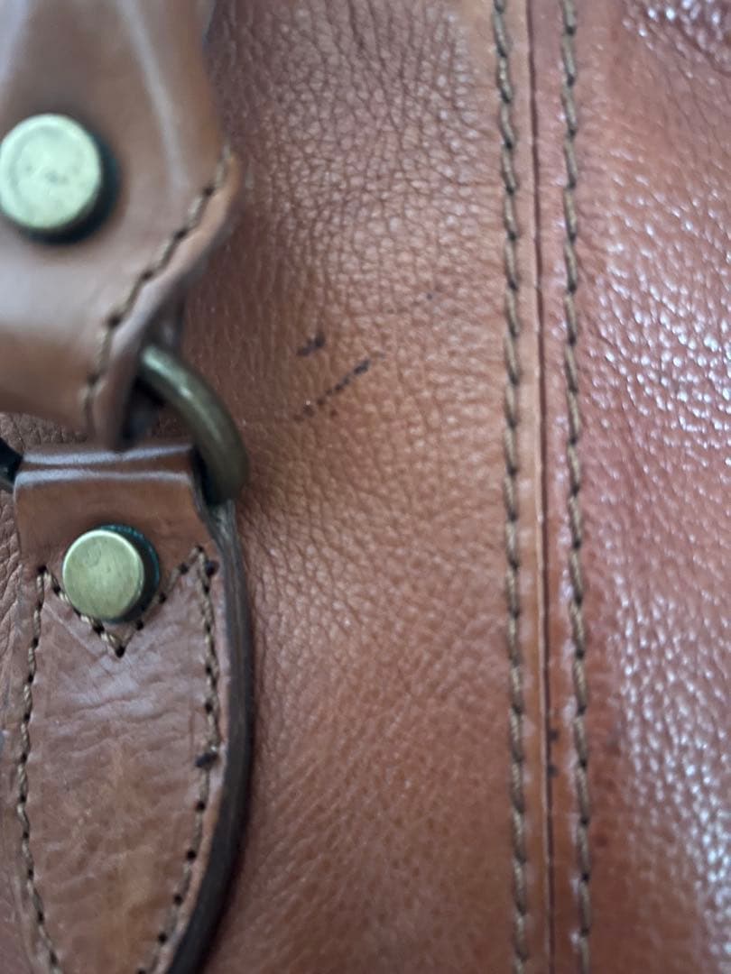 【、】イタリア製　革ボストンバッグ