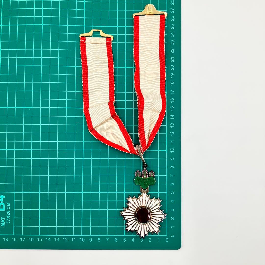 勲三等旭日中綬章？　 本体のみ　＊説明必読要