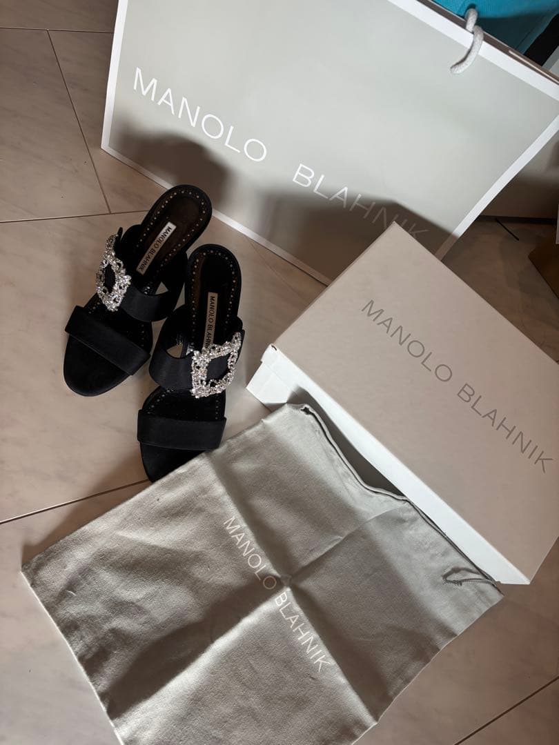 MANOLO BLAHNIK ビジュー付きミュール 黒