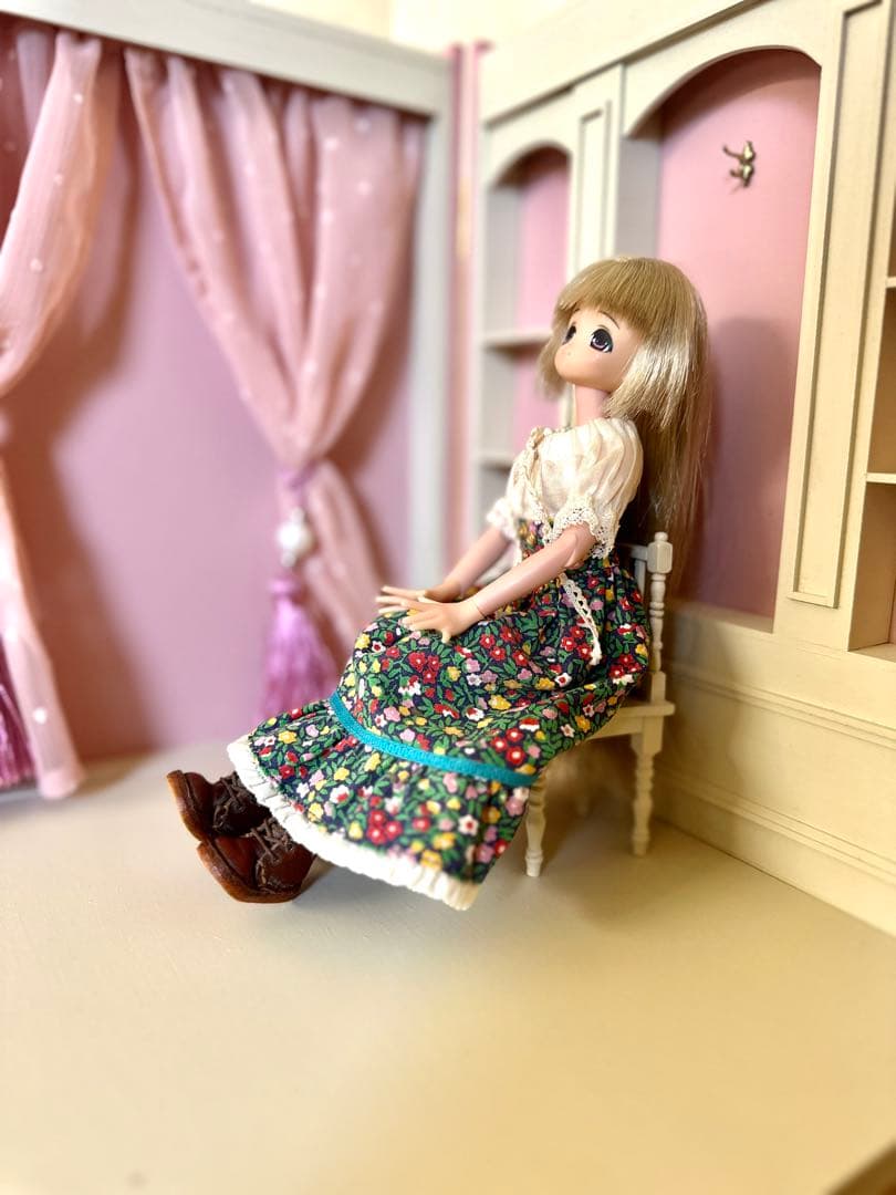 い*︎様 本型ドールハウス・机と椅子