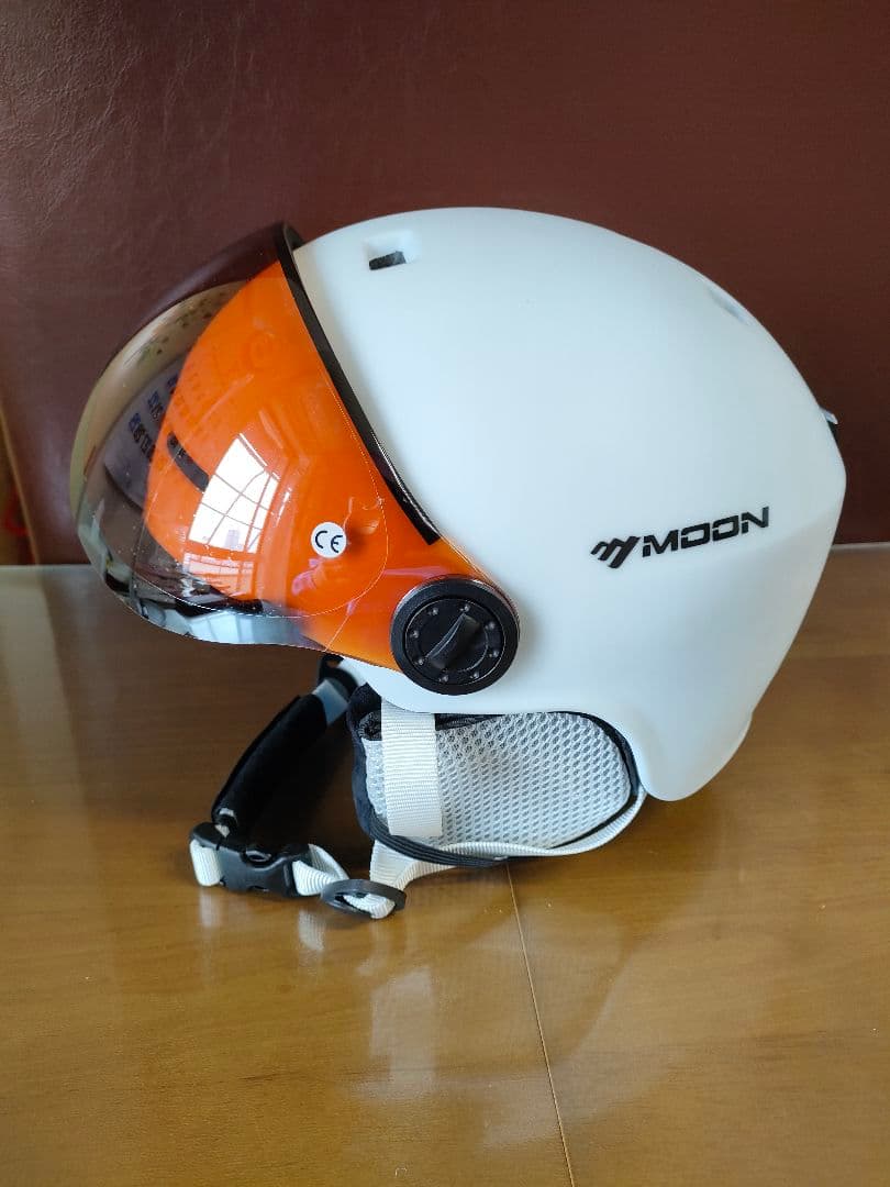 スキー用ヘルメット Lサイズ ホワイト