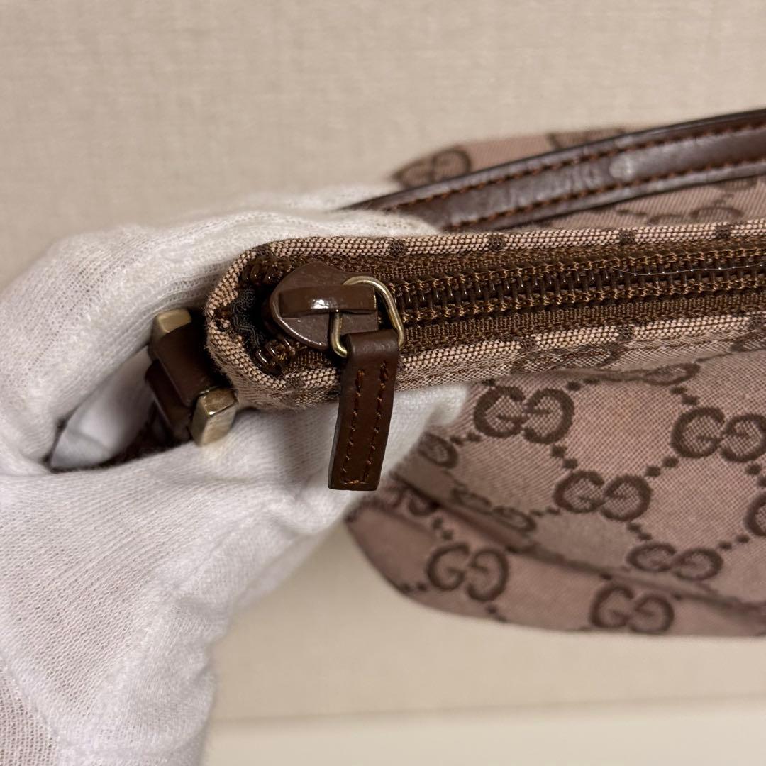 GUCCI グッチ アクセサリーポーチ　GGキャンバス