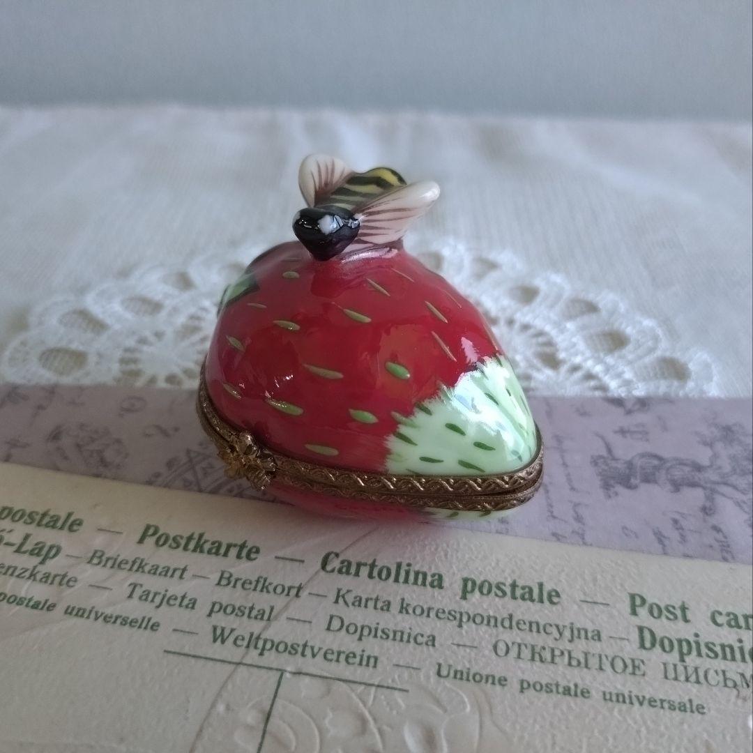 リモージュボックス　イチゴ　蜂　フランス製　ピルケース　小物入れ　ヴィンテージ