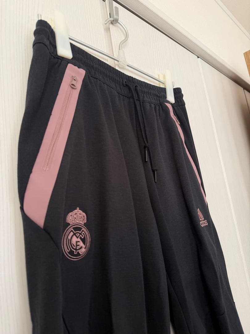 22-23 レアル・マドリード トラベルフーディー　パンツ　上下セット　ジャージ