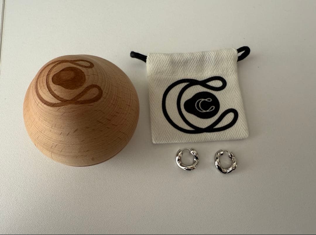 アクセサリー charlotte chesnais Petit Wave Earrings