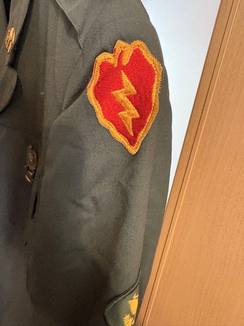 アメリカ陸軍制服、工兵徽章付き