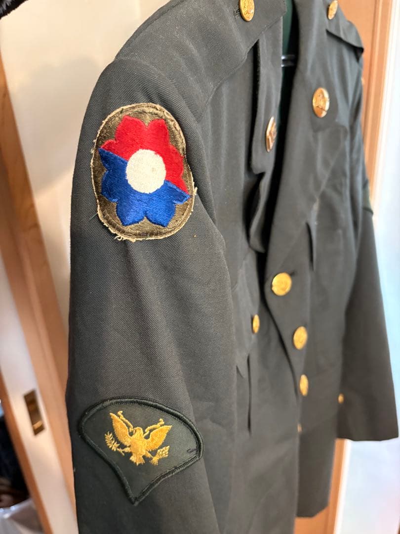 アメリカ陸軍制服、工兵徽章付き