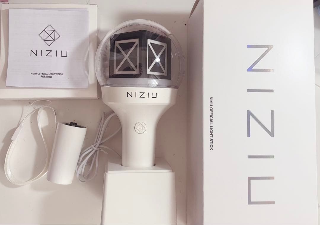 NiziUペンライト　ホワイト