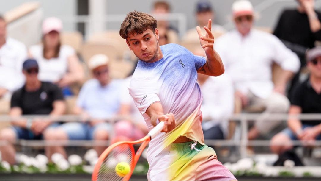 【新品未使用】on 新色 メンズMサイズ Court Shorts フェデラー