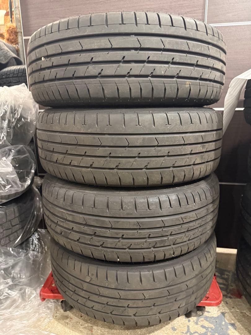 送料込み早い者勝ち　ノア　ヴォクシー 18インチホイール&バリ溝タイヤ