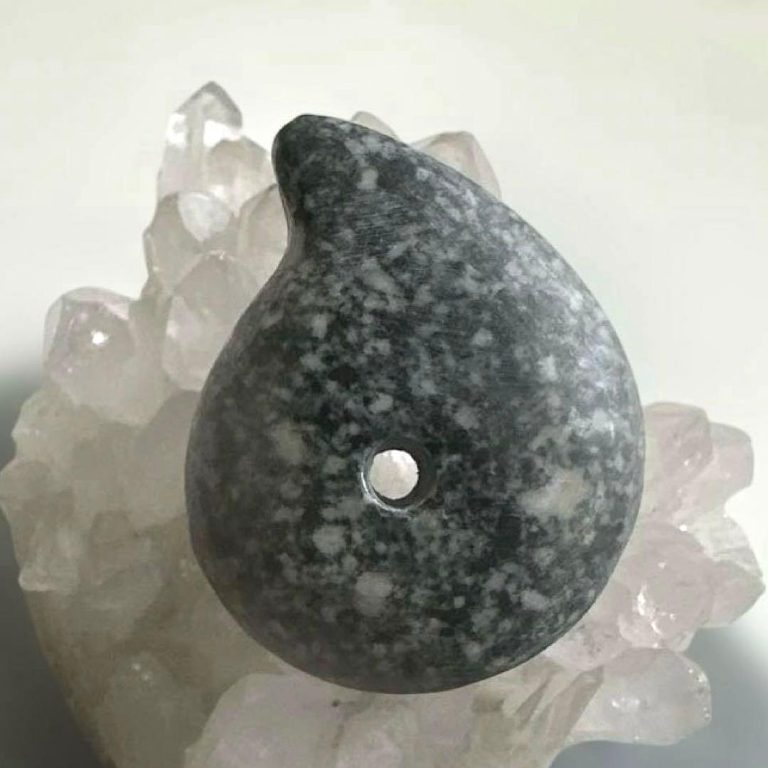 【遠野霊石】 勾玉　獣形勾玉(ニノ型) 大ぶり　高波動勾玉　感謝の石