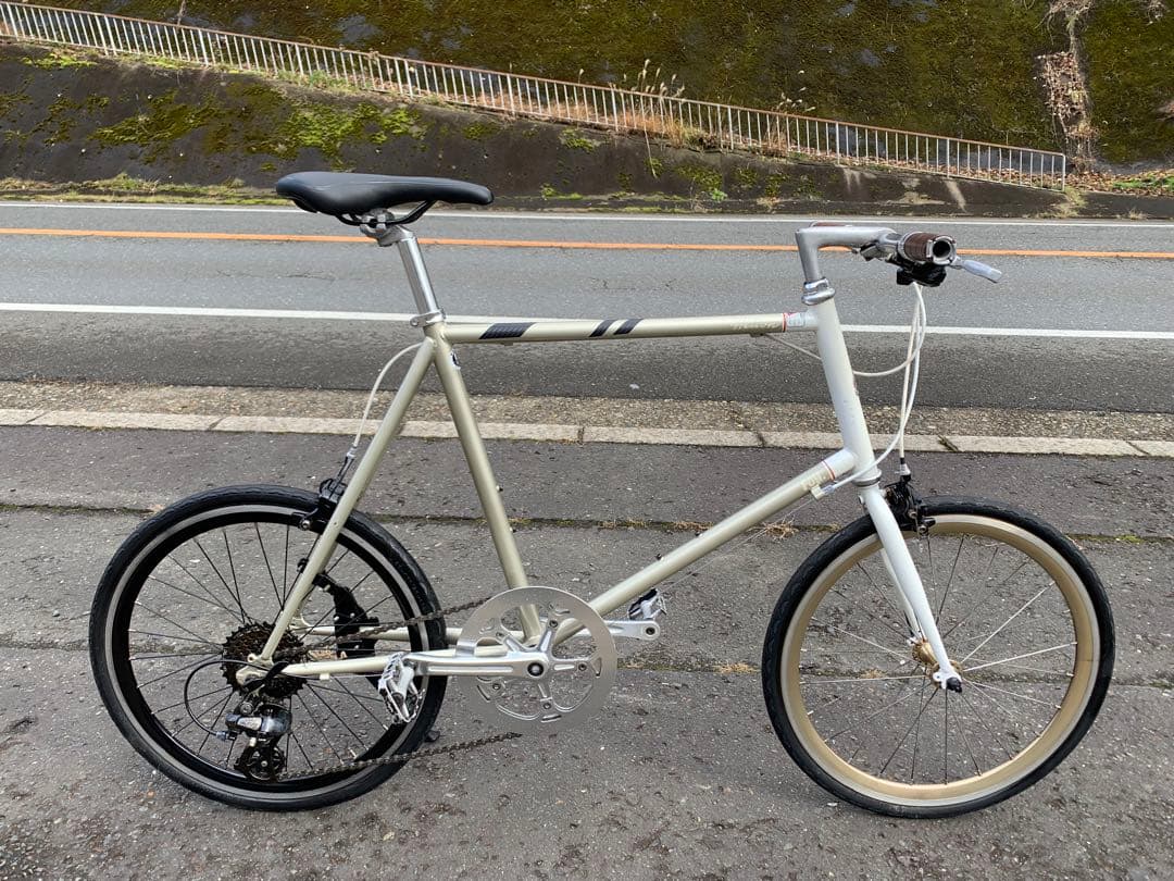 【即乘】送料無料Fuji ミニベロ小径車 Helion クロスバイク 8速 20