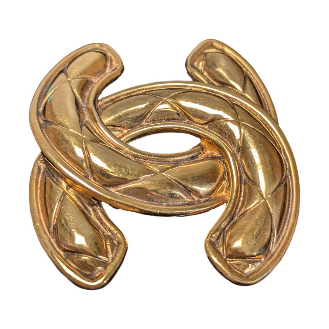 【極美品】CHANELシャネル ゴールド ココマーク　マトラッセ　ブローチ