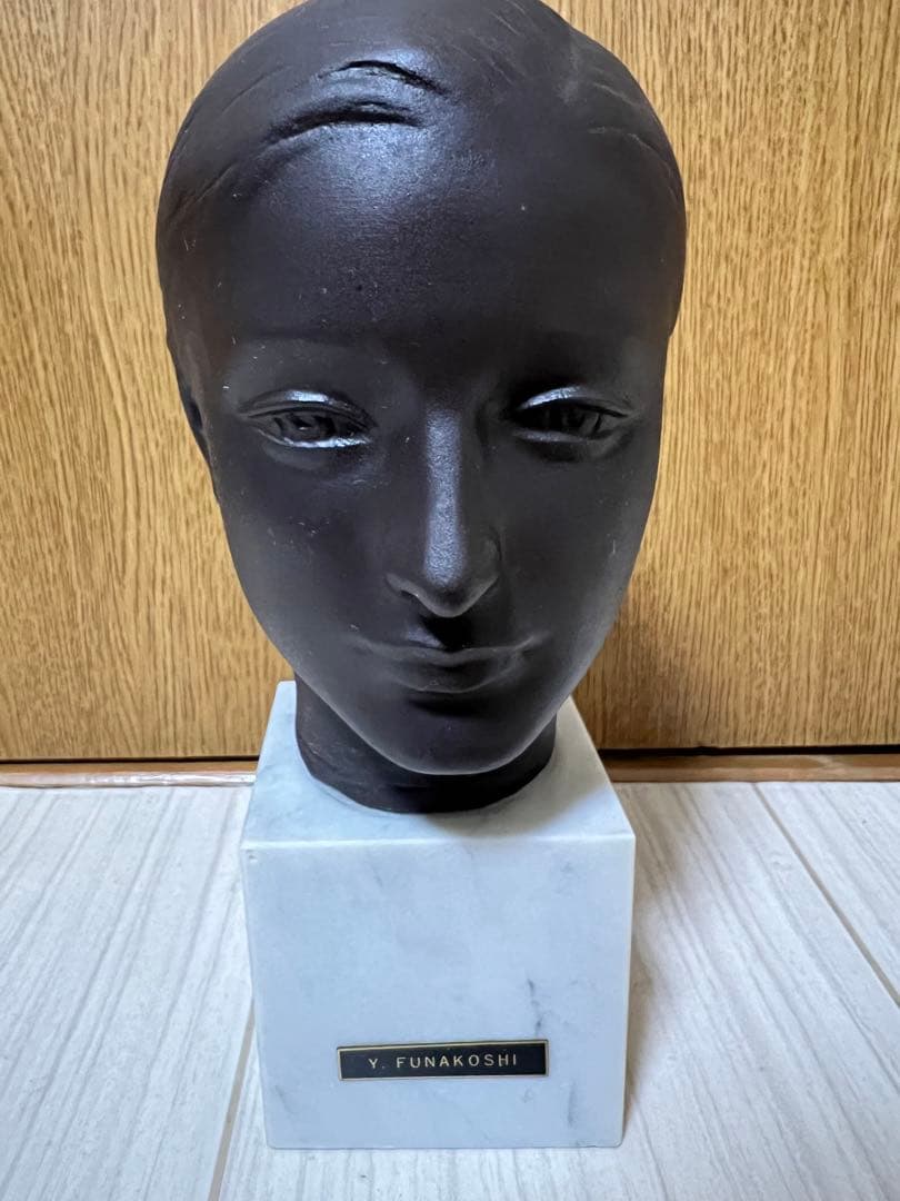 船越保武　ブロンズ像　ローラ