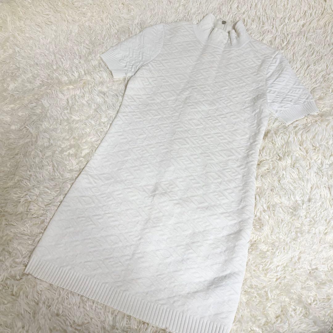 FENDI フェンディ　エンボスロゴ　ニットワンピース　白　サイズ40（M）