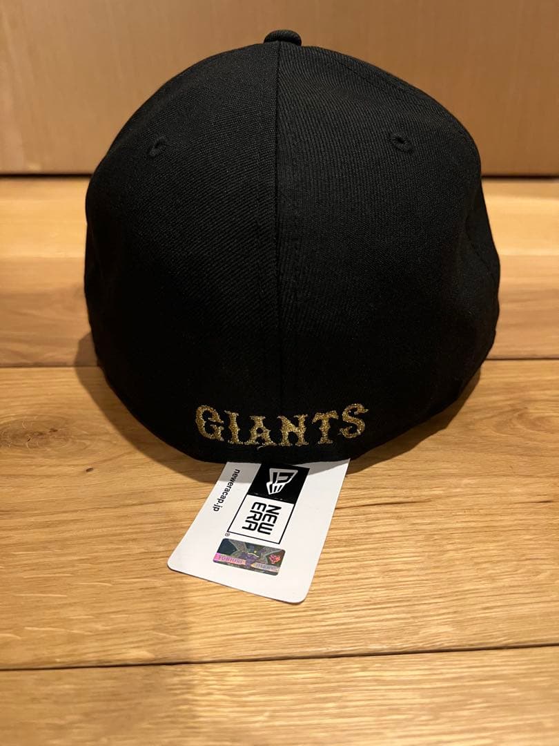 レア【ニューエラ×ジャイアンツ】限定コラボ 100周年記念ロゴ キャップ 黒×金