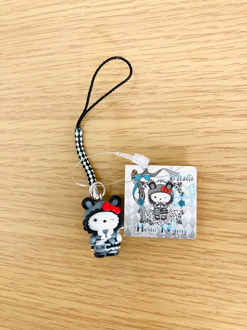 h.naoto ハローキティ　ゴスロリ　コラボ　ストラップ